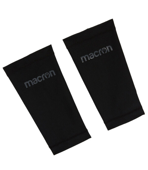 aparatori fotbal perendev macron