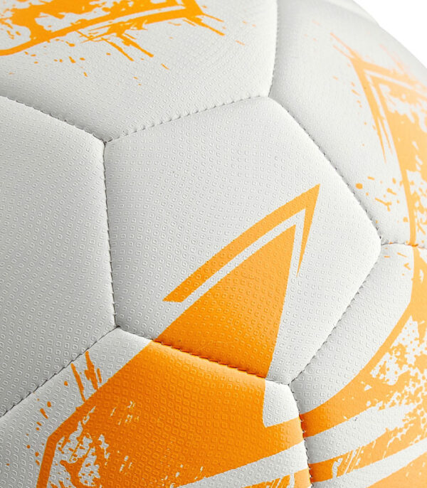 minge fotbal macron taiga